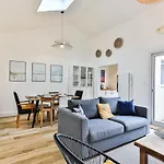 Maison Des Surfeurs