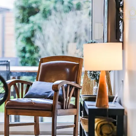 Maison De Surfeurs, Idealement Situee