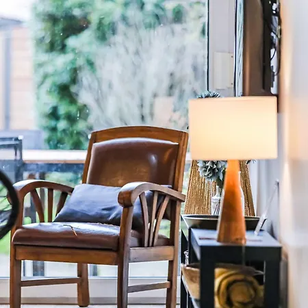 Maison De Surfeurs, Idealement Situee