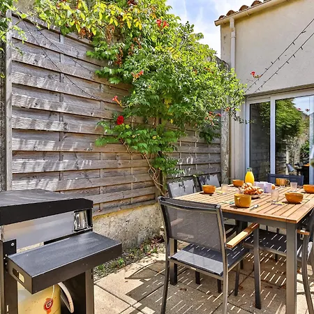 Maison De Surfeurs, Idealement Situee لي سابلِ دولونْ