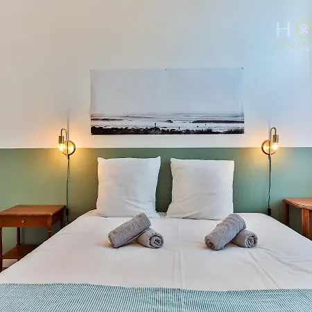 Maison De Surfeurs, Idéalement Située *