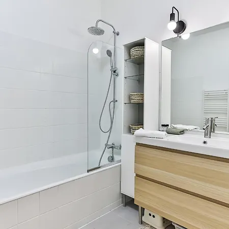 Maison De Surfeurs, Idealement Situee *