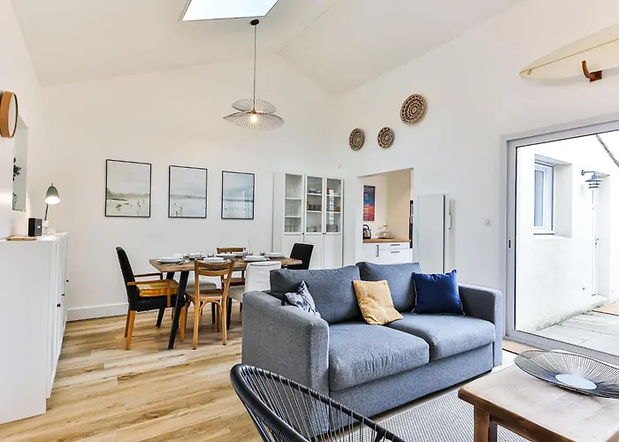 Maison De Surfeurs, Idealement Situee *