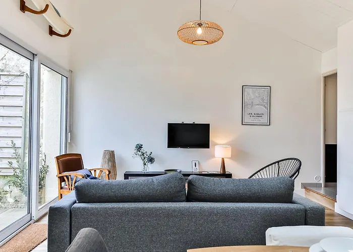 Maison De Surfeurs, Idealement Situee