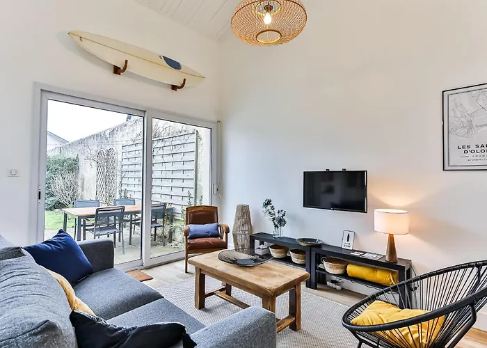 Maison De Surfeurs, Idealement Situee