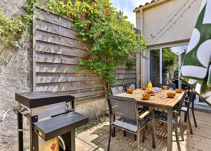 Maison De Surfeurs, Idealement Situee Les Sables-dʼOlonne